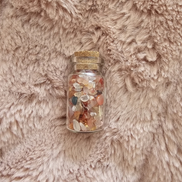 Carnelian Crystal Chips in Glass Bottle - Picture 4 of 4